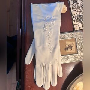 NOS NWT Vintage Embroidered White Gloves